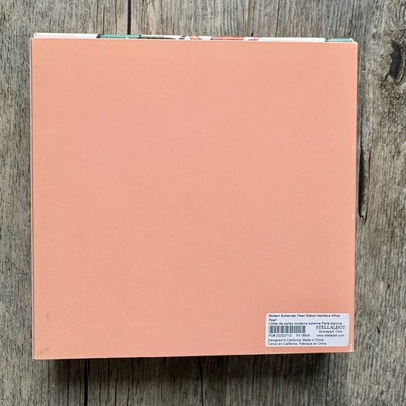 Stella & Dot Modern Bohemian Pearl Station Necklace White Pearl N1185W NWT - Picture 3 of 5